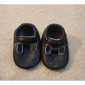 Birdrock baby leather moccasins Size 4 -black Mary jane
